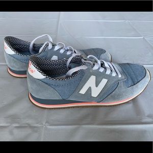 New Balance 420 Sneakers